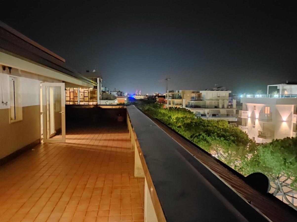 Апартаменти Blue Moon Penthouse Лідо-ді-Єзоло Екстер'єр фото