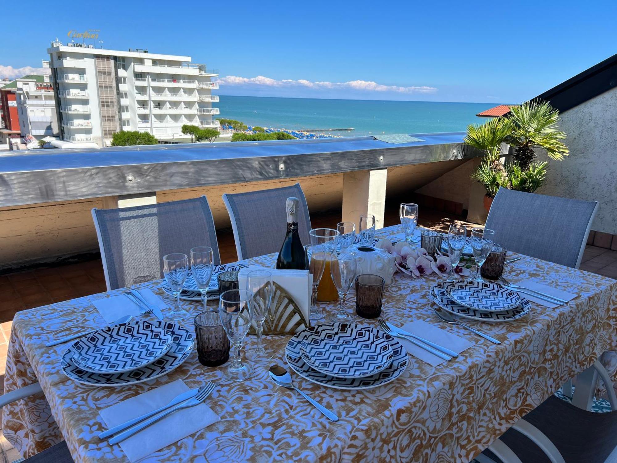 Апартаменти Blue Moon Penthouse Лідо-ді-Єзоло Екстер'єр фото